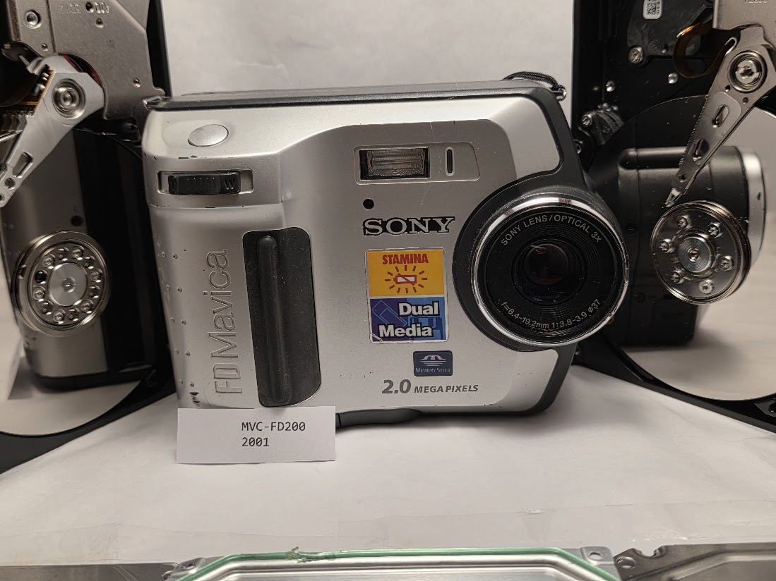 Sony Mavica FD200 camera